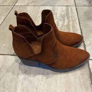 Sonoma ankle boots women’s size 9